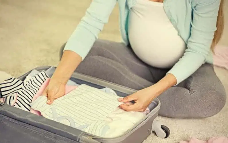 what to pack in hospital bag for baby and mom