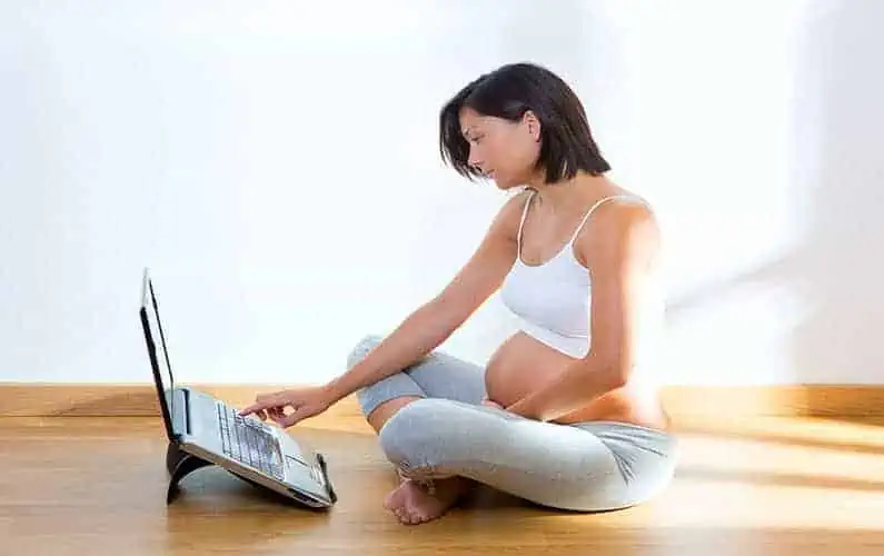 How to build a side hustle while pregnant 