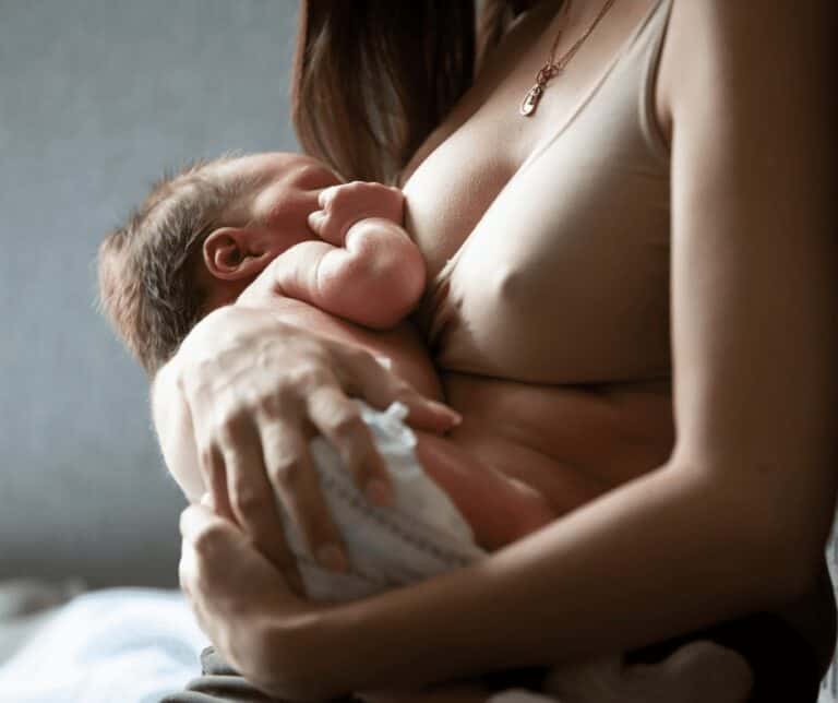 Mommy Bra Buying Guide: The Best Sports Bras for Breastfeeding Moms