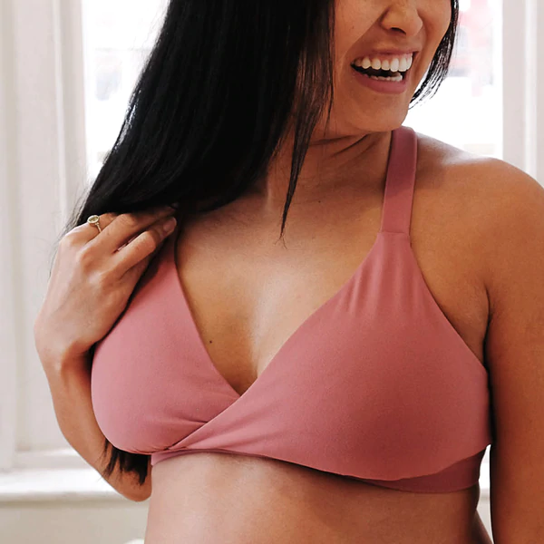 Mommy Bra Buying Guide: The Best Sports Bras for Breastfeeding Moms - Mom  Blog Life