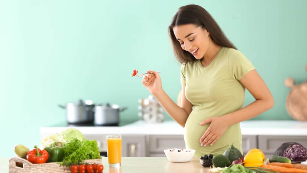 pregnant woman eating