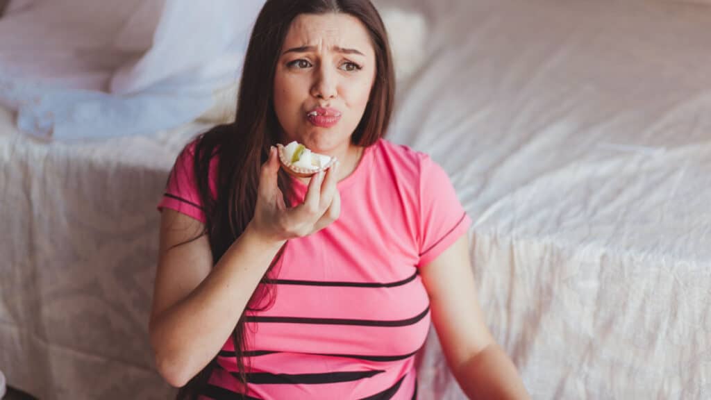 pregnant woman eating