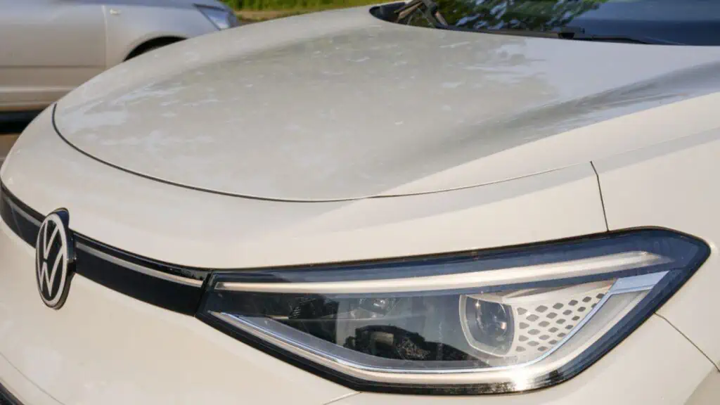 Left front headlight of Volkswagen car