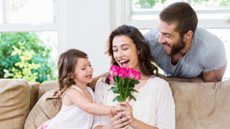 Mother receiving a bunch of flowers