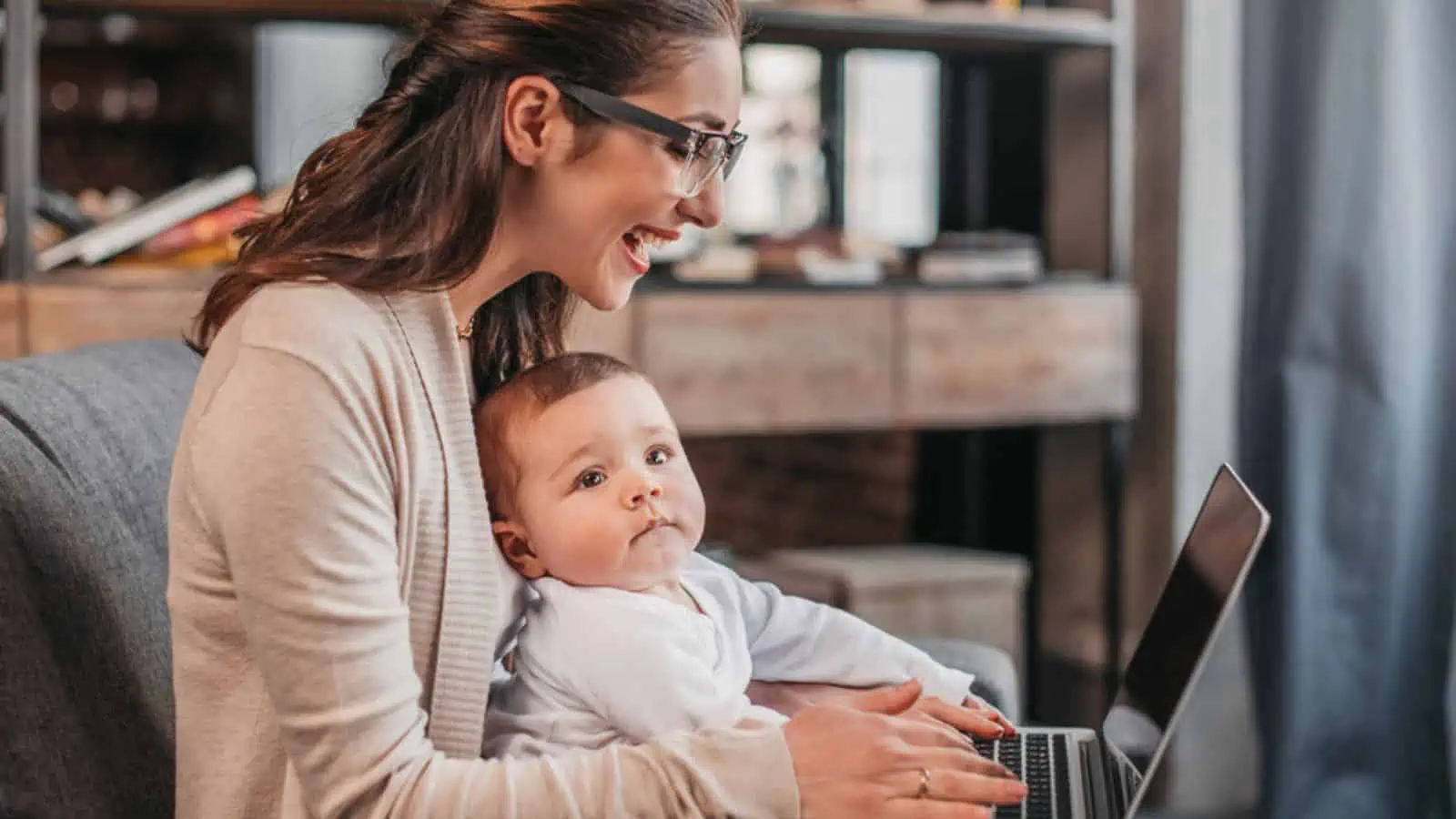 16 Reasons Moms Are Loving the Flexibility of Working from Home - Mom ...