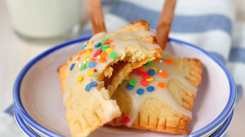 Pop-Tarts with Milk