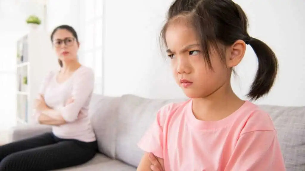 18 Hurtful Phrases That a Child Should Never Have to Hear - Mom Blog Life