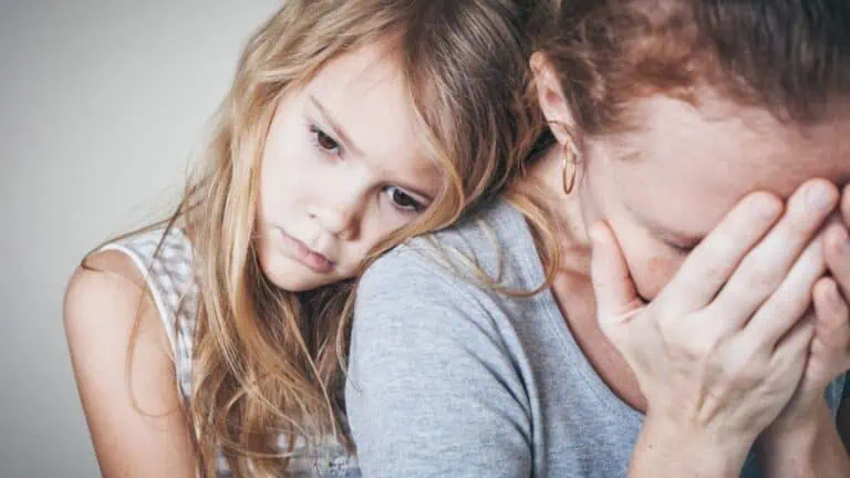 15 Unfortunate Reasons Some Women Hate Being Moms and Feel Guilty
