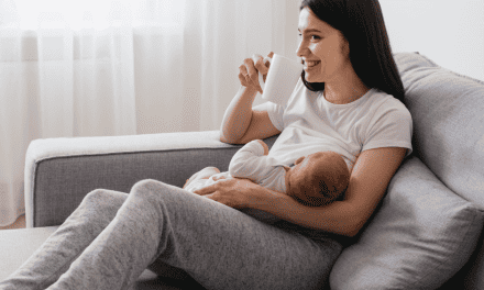 Best Water Bottle for Breastfeeding: Top 5 to Keep Mama Hydrated!