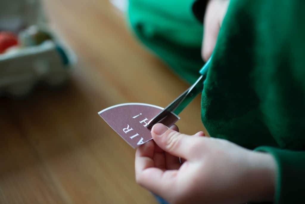 toddler activities: cutting and pasting