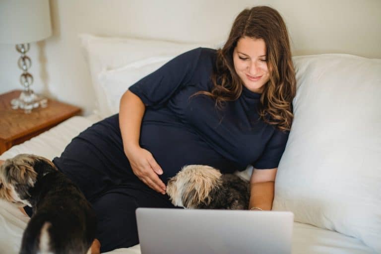 The Benefits of Taking a Child Birth Class Online – And When to Take One